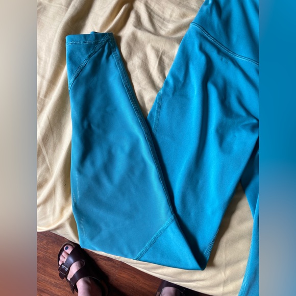 Old Navy Active Go Dry light blue/turquoise leggings - Picture 5 of 6